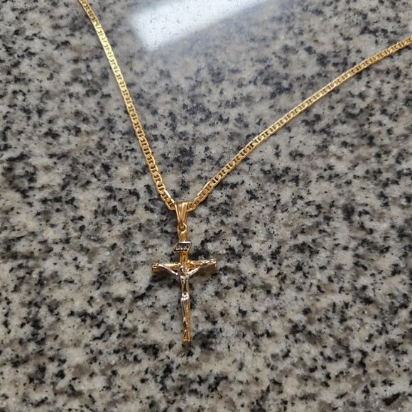 Neiman Marcus 18K Gold Plated Cross Flat Mariner Necklace - Picture 1 of 6